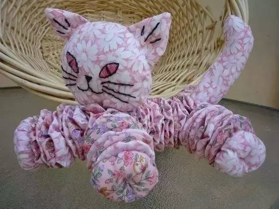 妈妈用碎布头把家装饰得太美了-12