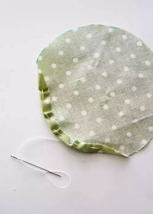 妈妈用碎布头把家装饰得太美了-16